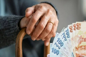 emekli-bayram-ikramiyesi-belli-oldu-bayram-ikramiyesi-ne-kadar-oldu-bayram-ikramiyeleri-ne-zaman-yatacak-1741610002-849_small