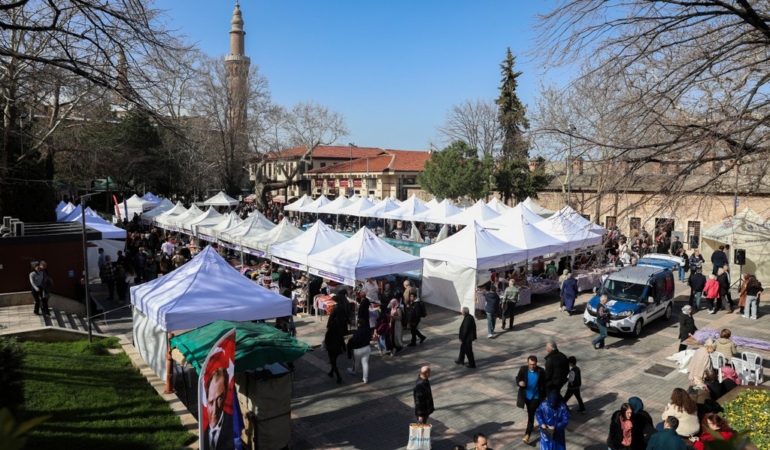 MEYDAN KADINLARIN (1)